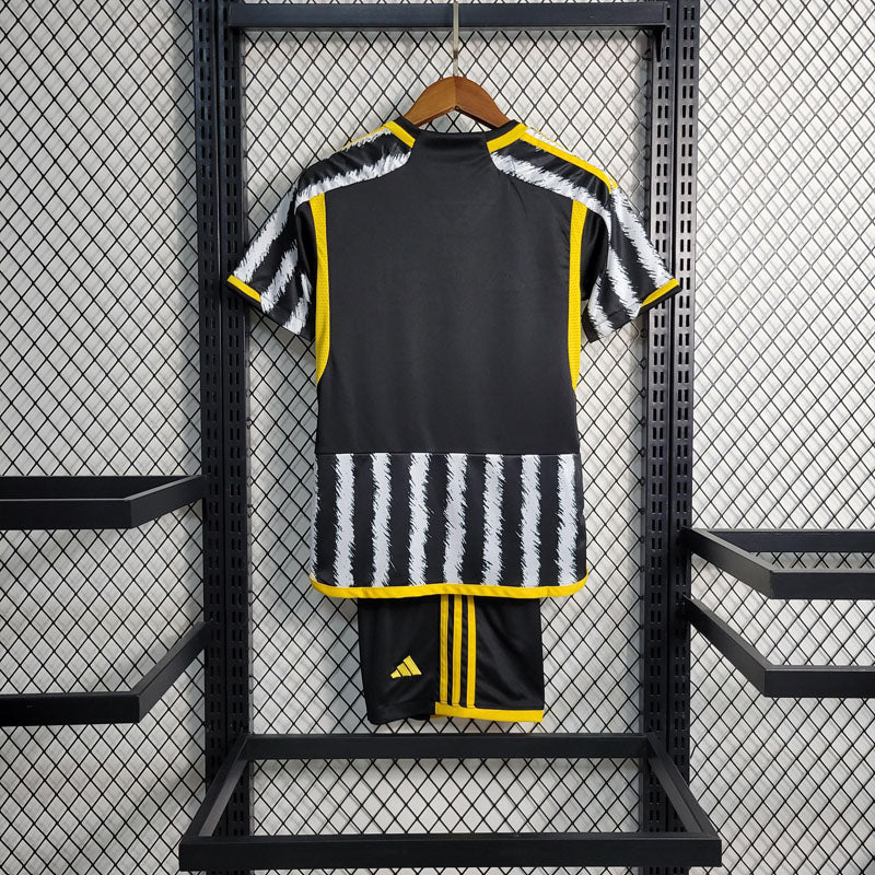 Kit Infantil Juventus Listrado Adidas 2023/24 [COMPRE 2 LEVE 3]