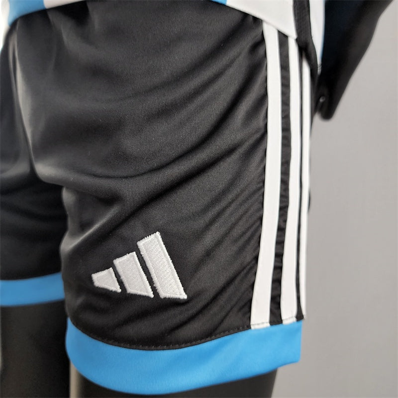 Kit Infantil Nova Camisa Adidas Argentina + Shorts - 3 Estrelas - Seleção Argentina Campeã QATAR 2022 [FRETE GRÁTIS]