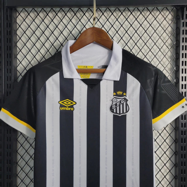 Kit Infantil Santos Listrado Umbro 2023/24 [COMPRE 2 LEVE 3]